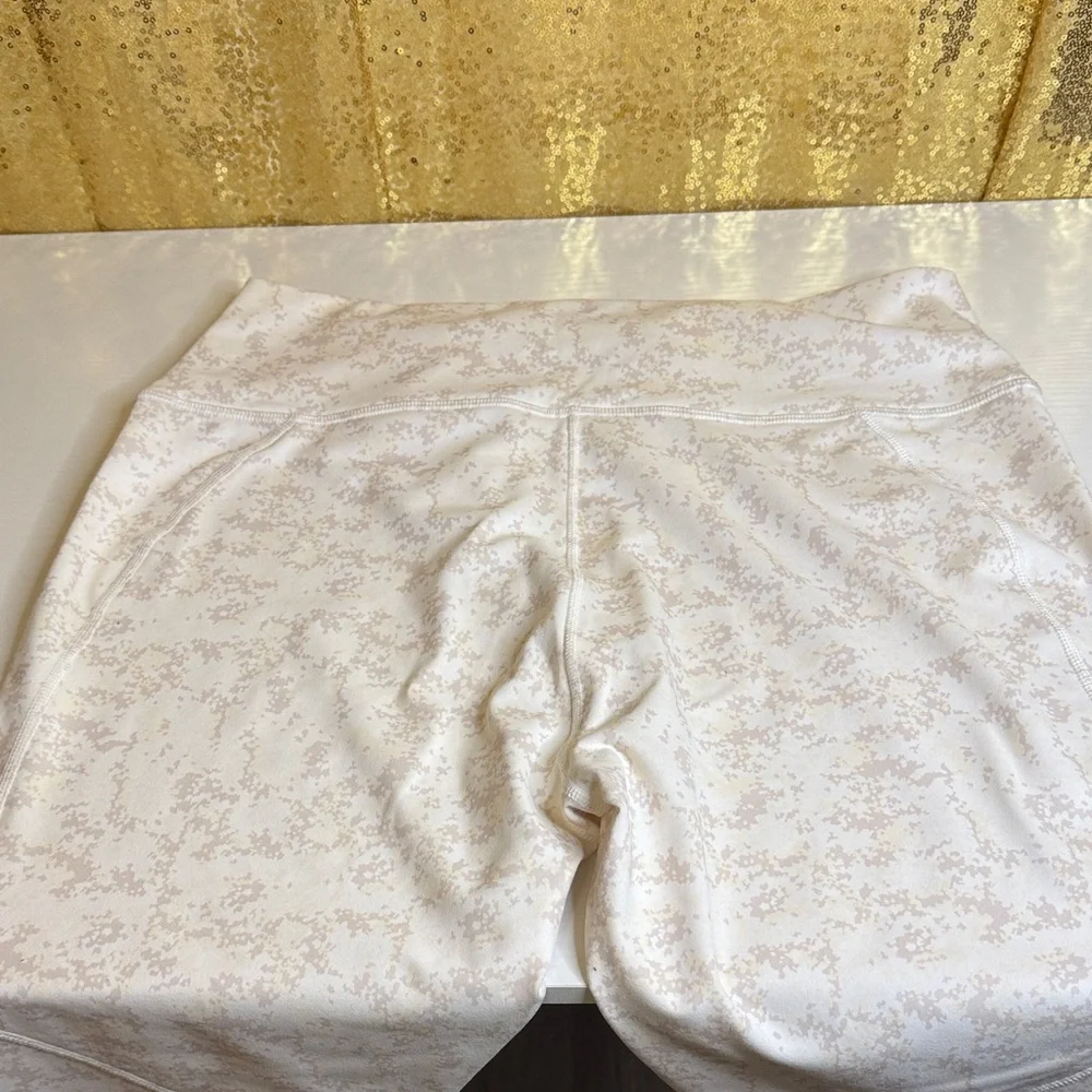 Fabletics Define High-Waisted 7/8 in soft white mini nueue camo Leggings
